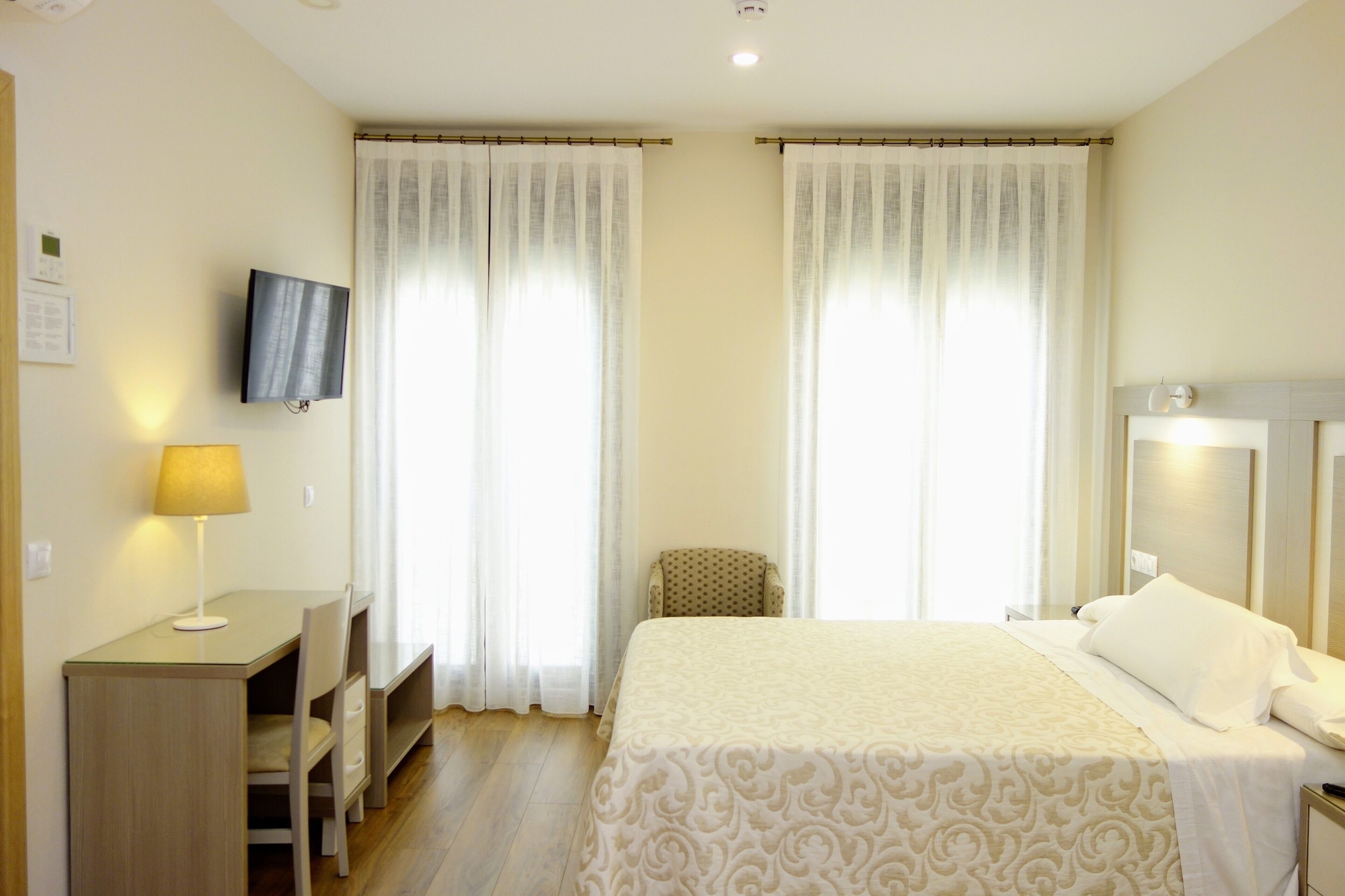 غرفة قياسية بسريرين منفصلين، Hostal Toledo 2/10