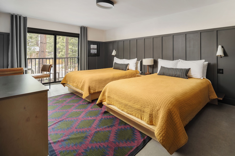 PREMIUM, 2 QUEEN BEDS
