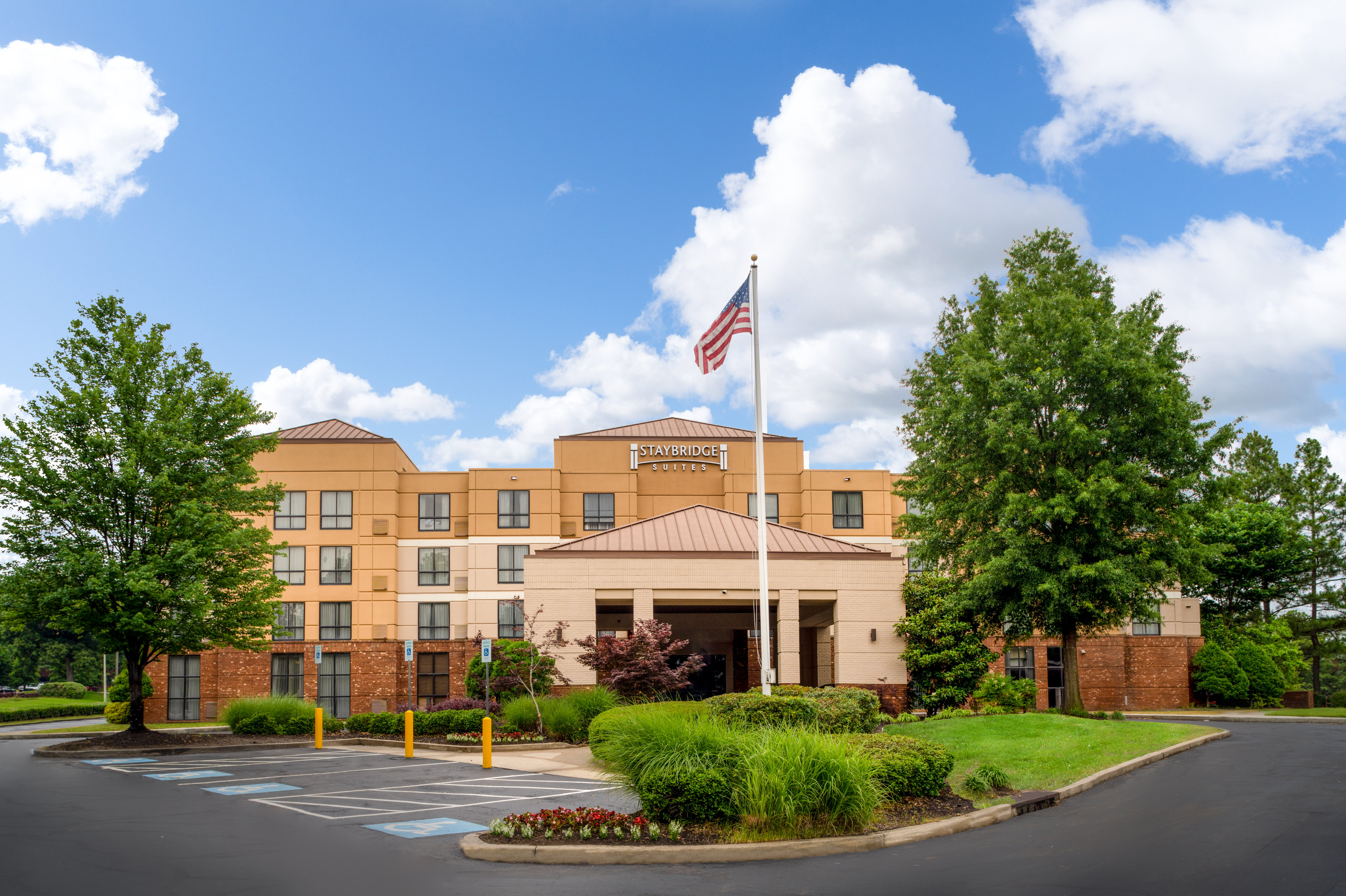 Staybridge Suites Memphis-Poplar Ave East 67/73