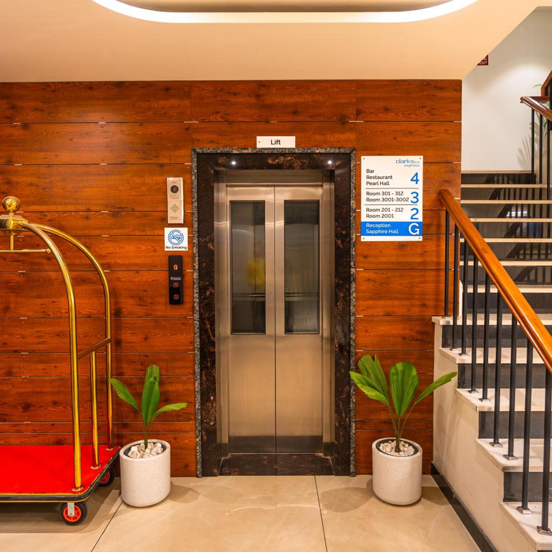 Lobby at Clarks Inn Express Ayodhya, Sohawal