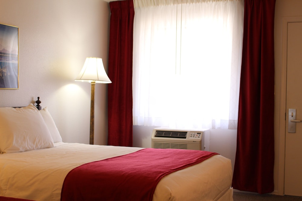 Sovana Inn 12/25
