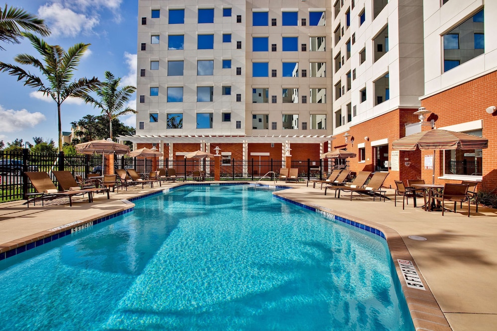Hyatt House Fort Lauderdale Airport - South & Cruise Port in DANIA BEACH - FL