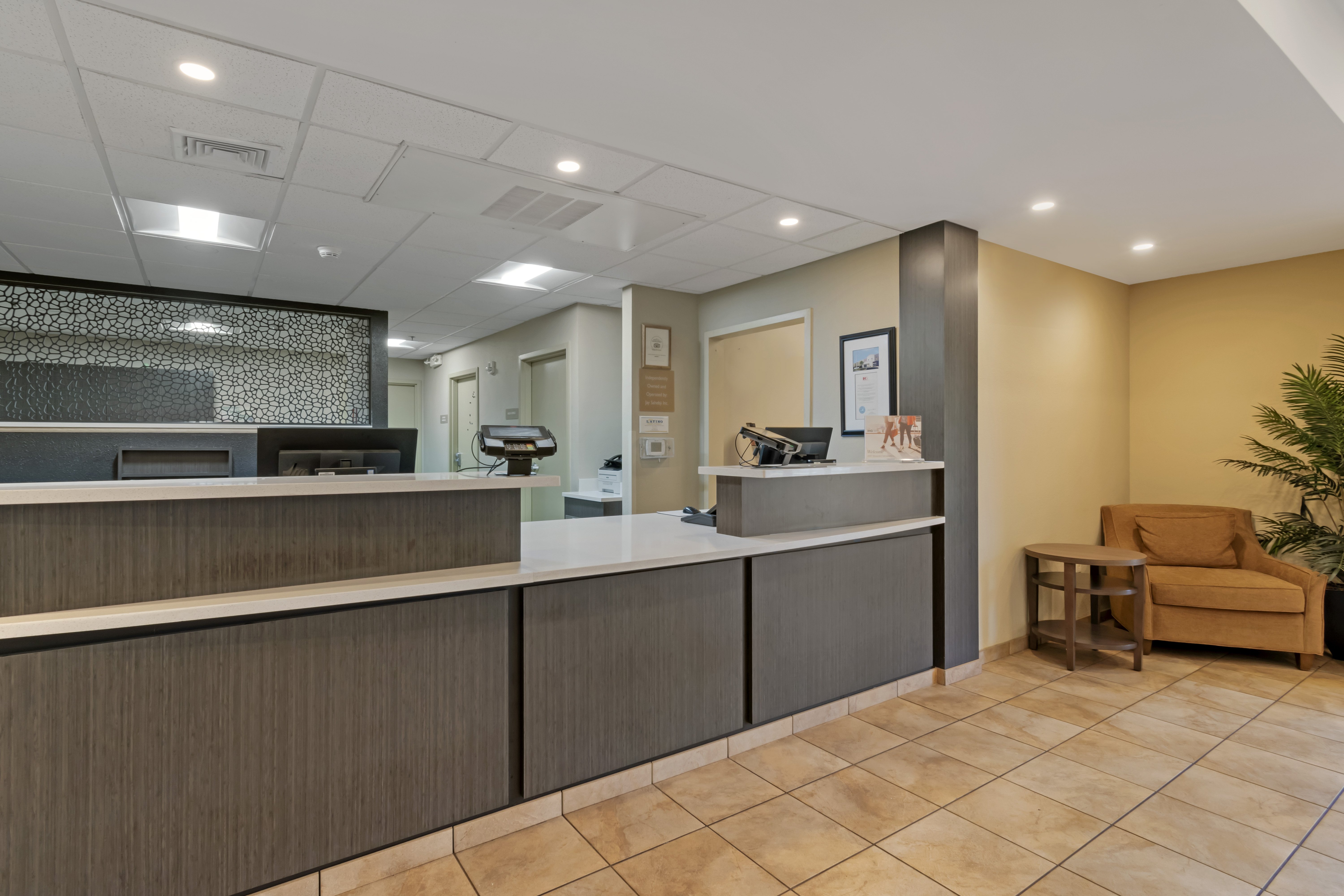 Candlewood Suites Reading 4/43