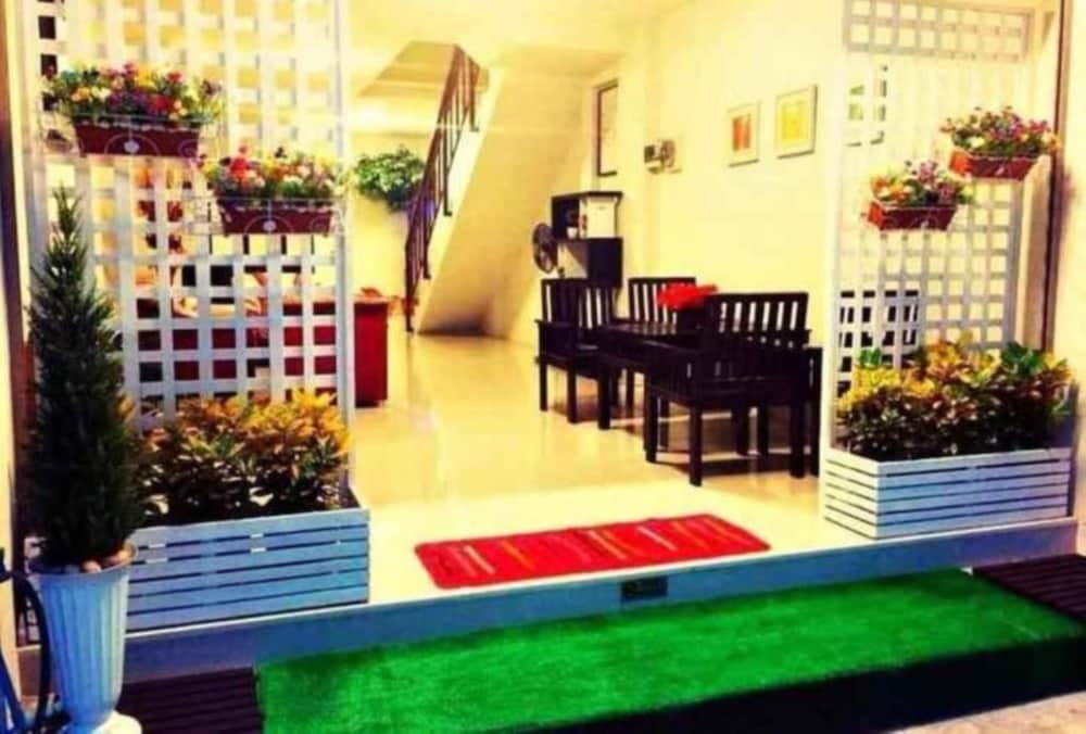 Be Rich Hotel 30/36