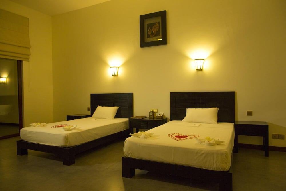 Grand Tamarind Lake Hotel 18/57