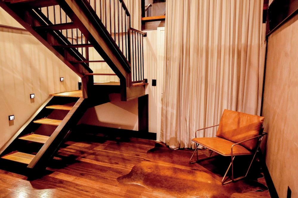 249 Design Hotel 33/42