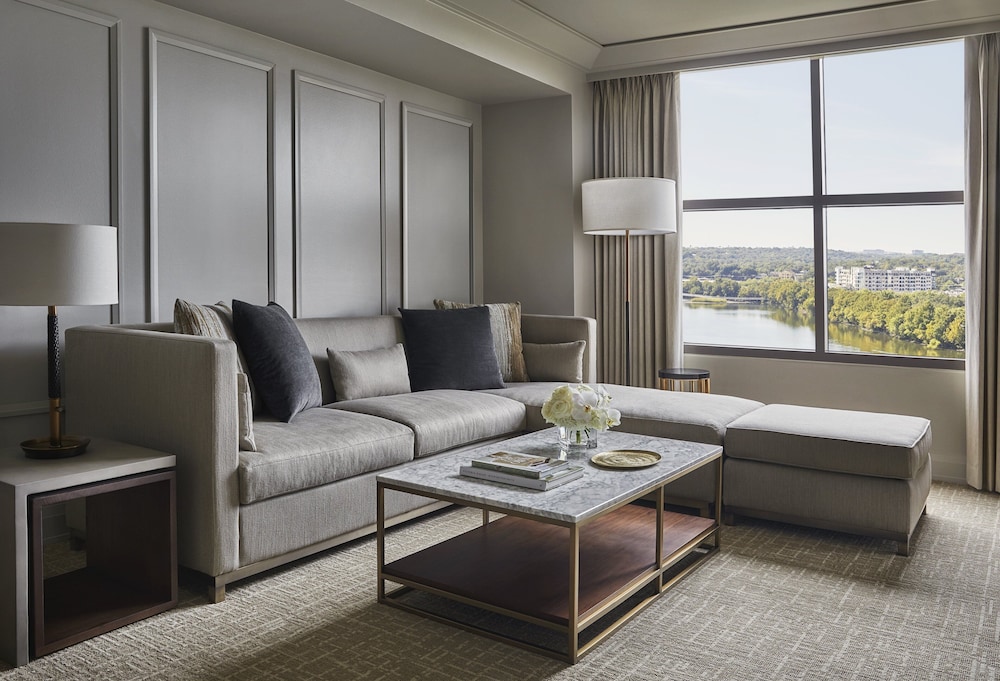 Four Seasons Hotel Austin 19/35