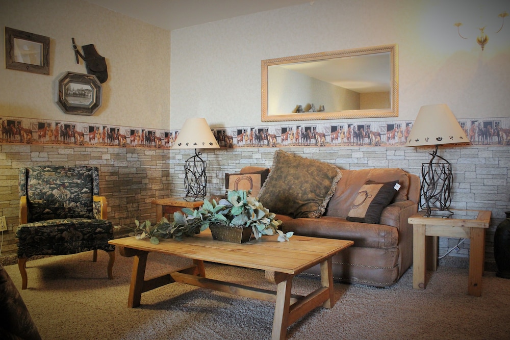 Howard Johnson by Wyndham Springerville 30/50