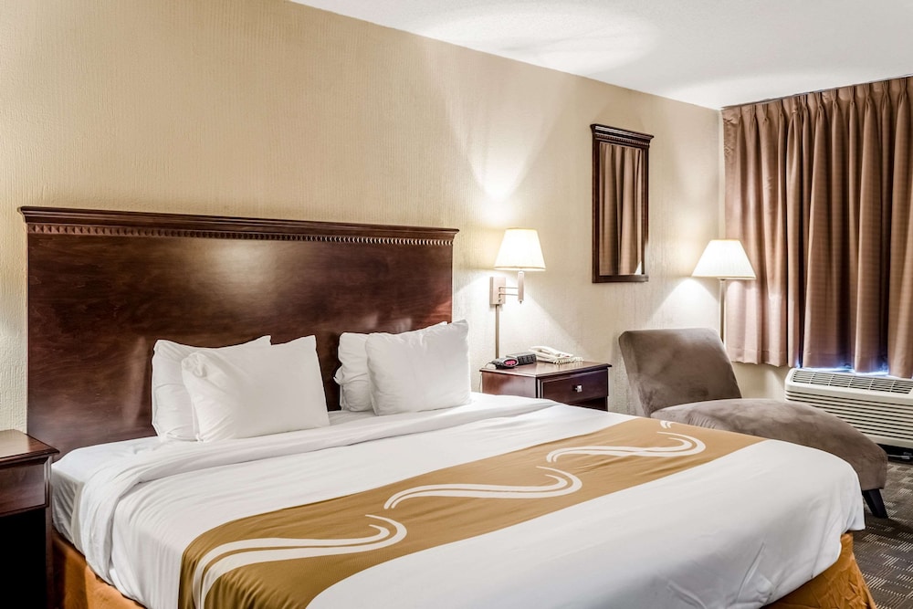 غرفة قياسية بسرير كينج للمدخنين، Quality Inn Moss Point - Pascagoula 6/10