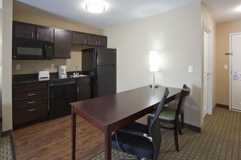 Grandstay Hotel Suites Thief River Falls 16/16