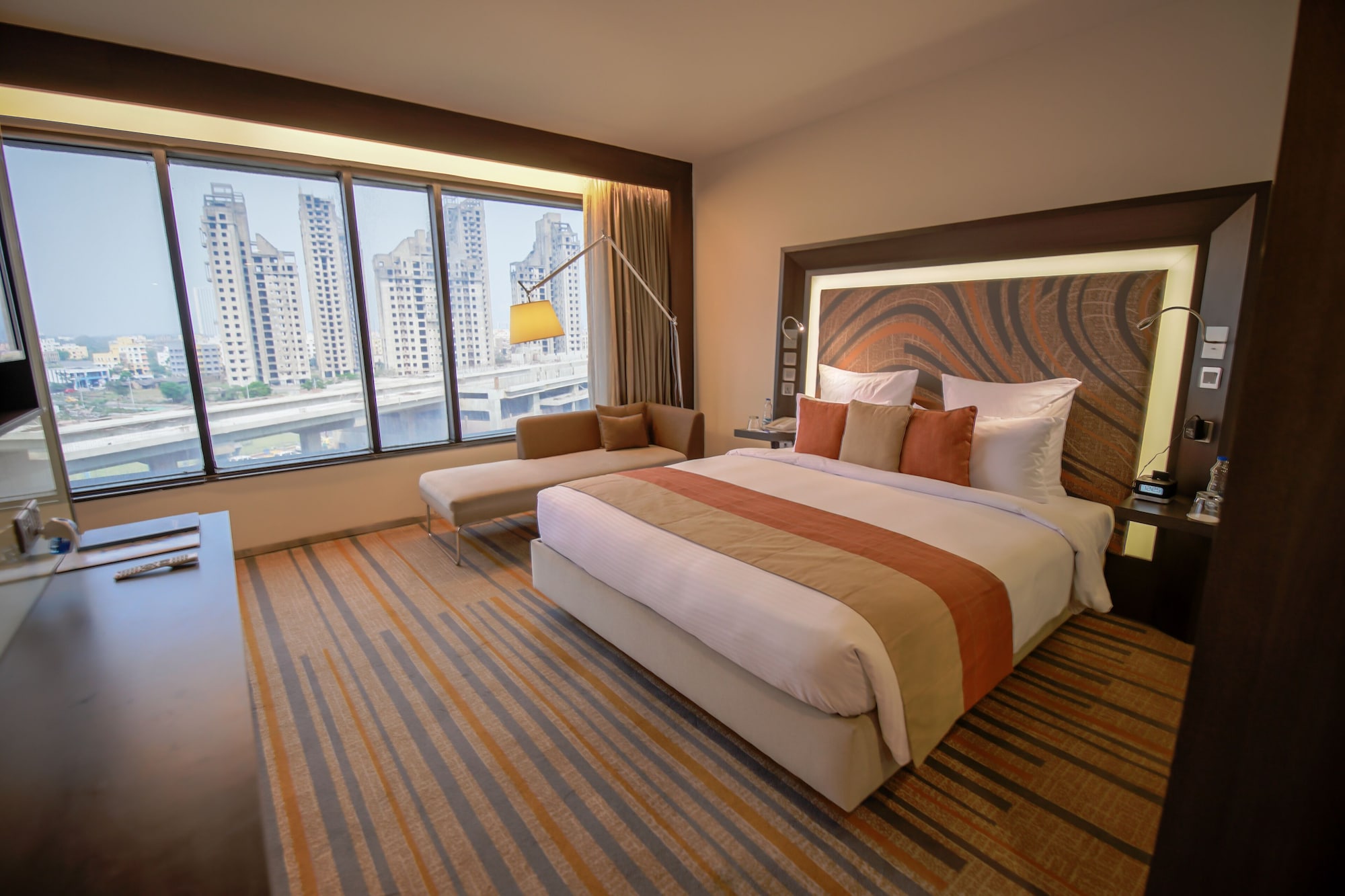 1 BEDROOM, PREMIUM, APARTMENT, KITCHENETTE