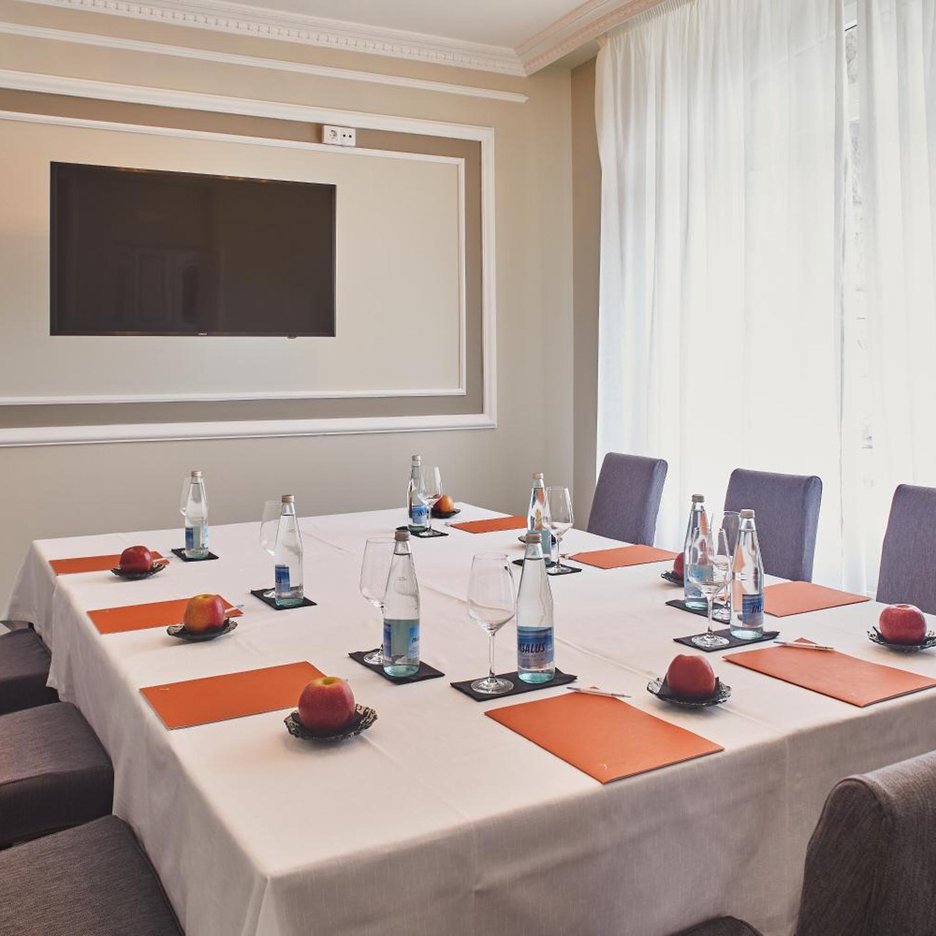 Hotel Silken Palacio Uribarren 36/46