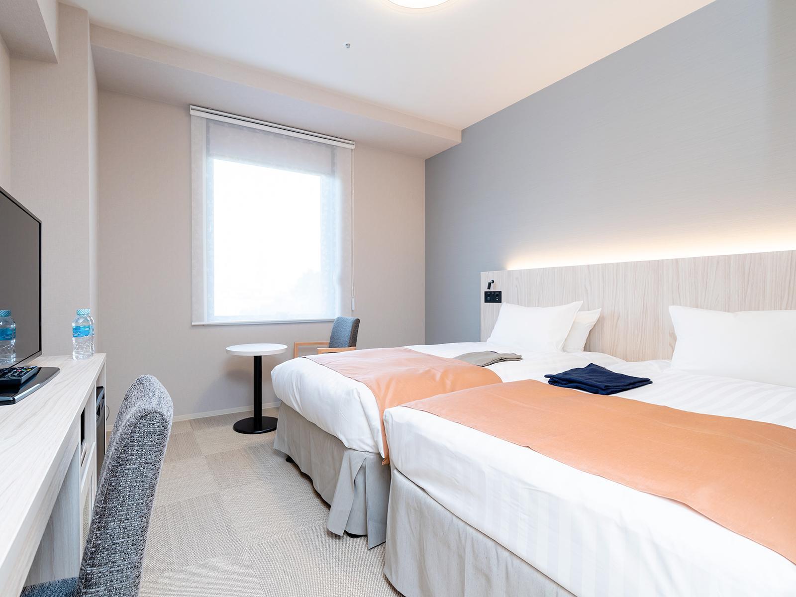 غرفة عائلية بفراش فوتون وسريرين منفصلين، Hiyori Hotel Osaka Namba Station 2/2