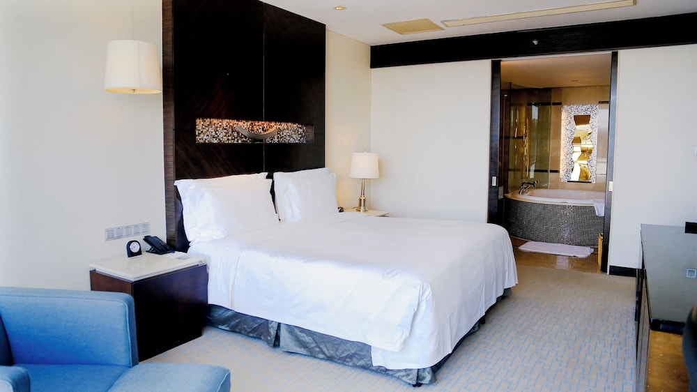 1 Bedroom, Suite, Single Bed, Outdoor Jetted Tub