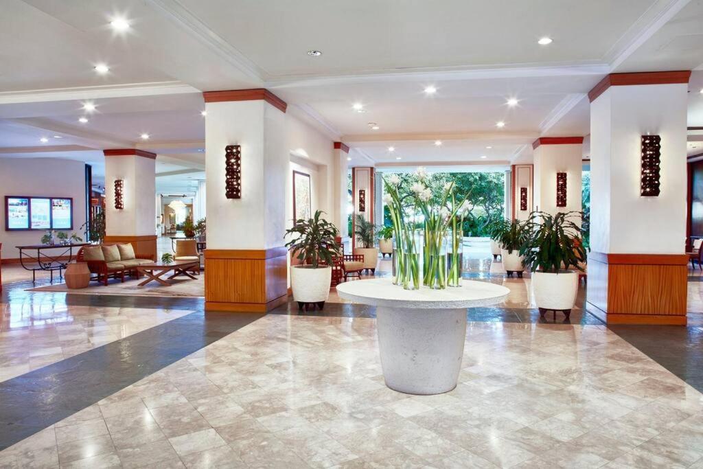 Ilikai Hotel Condo with Kitchen and Ocean View 8/38