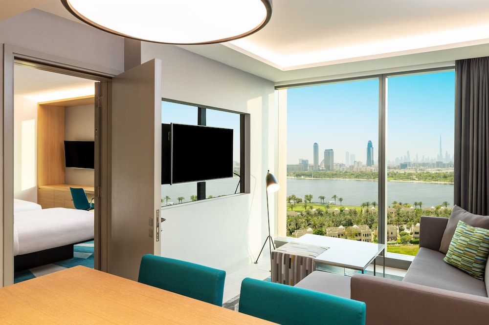 Aloft Dubai Creek 52/63