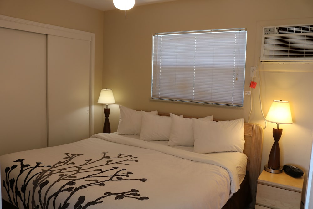 Miramar Resort 8/50
