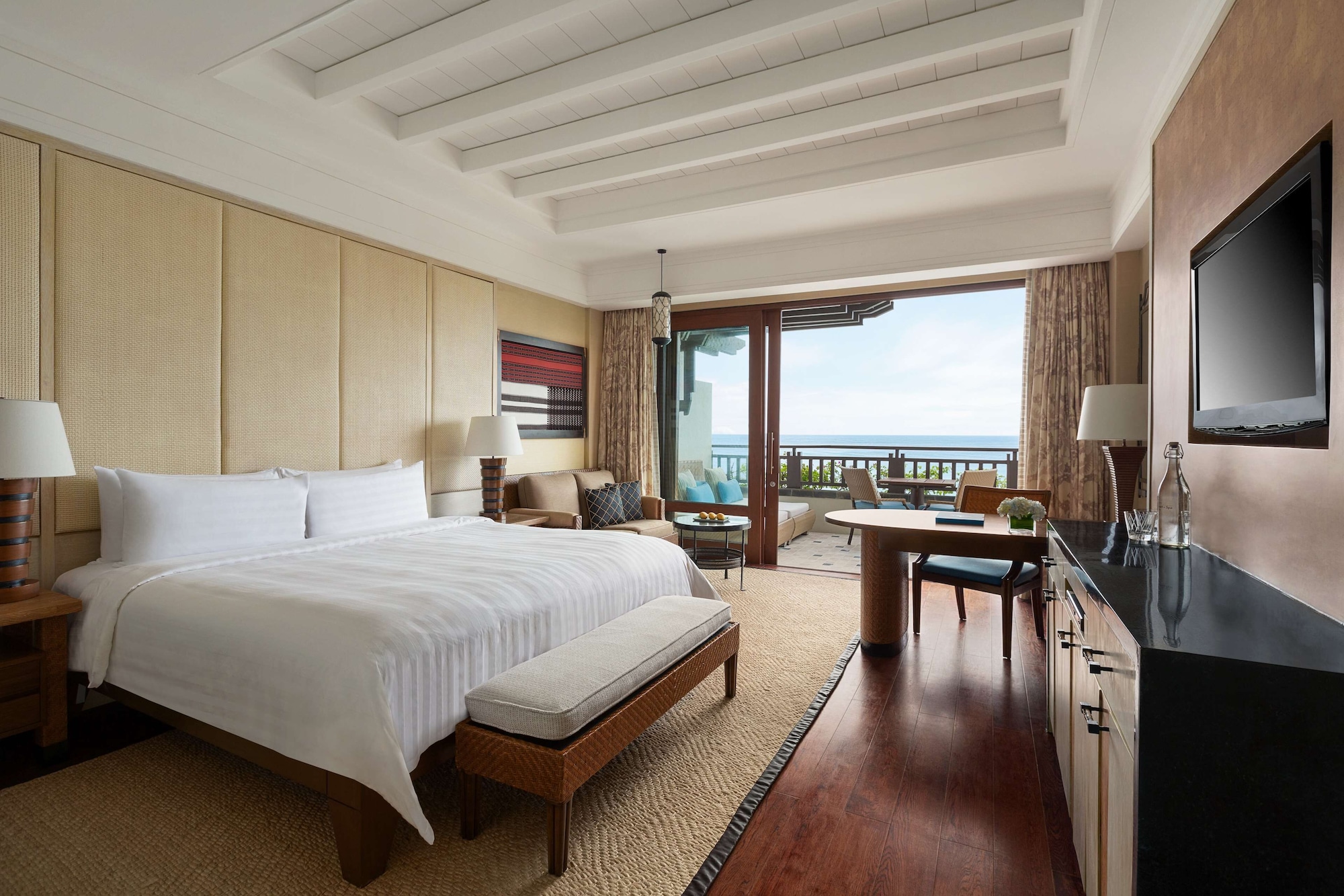 PREMIER, KING BED, SEA VIEW