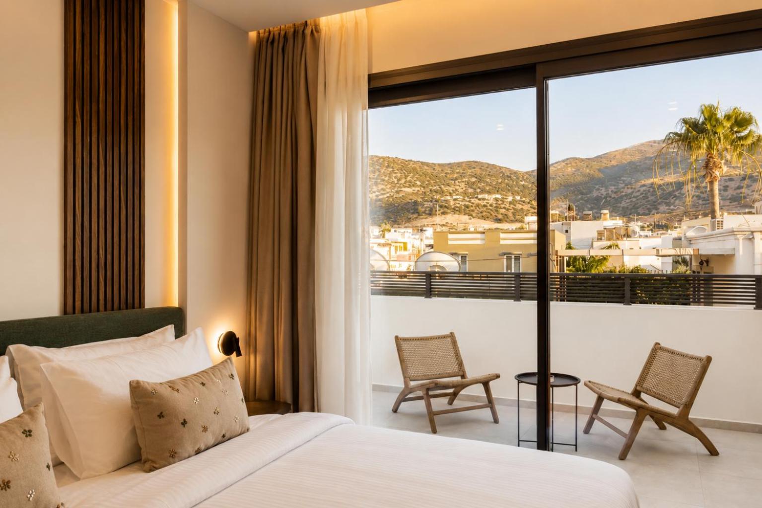 Danaides Hotel 12/47