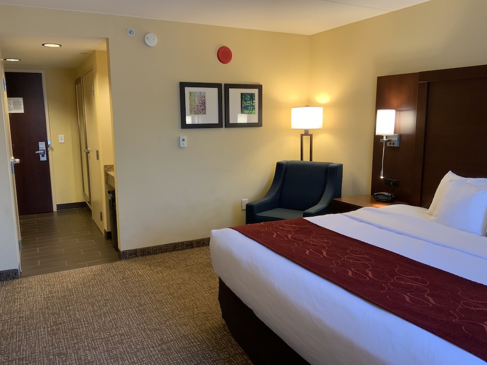 Comfort Suites Fredericksburg North 17/35