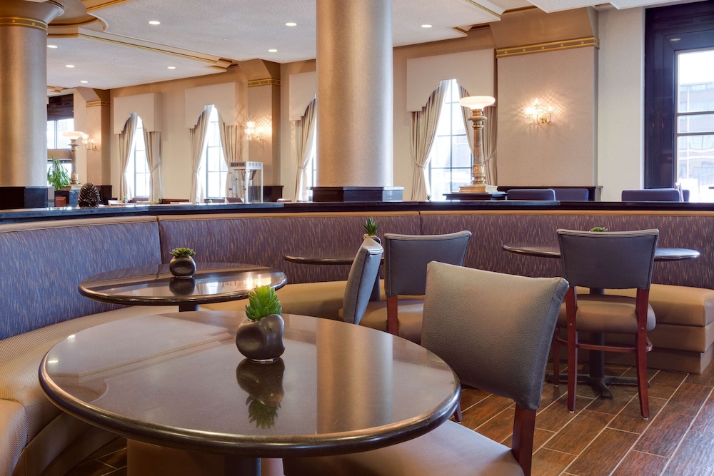 Drury Plaza Hotel St Louis At The Arch 30/50