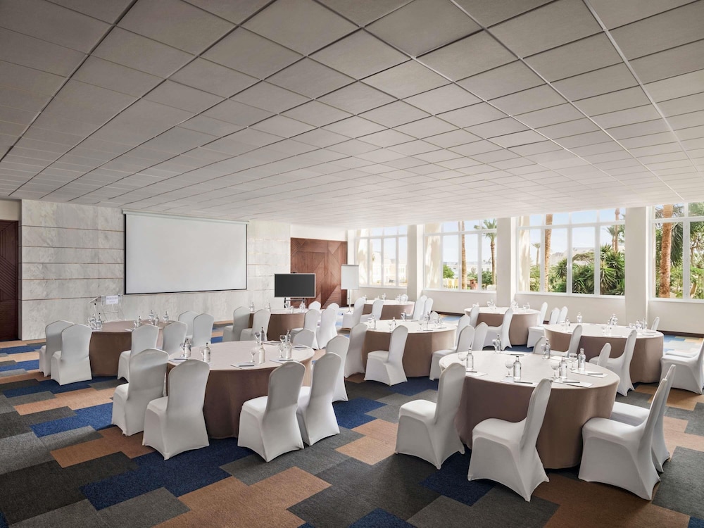 Mercure Ismailia Forsan Island Hotel 65/76