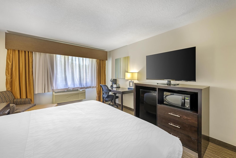 Best Western Plus The Four Corners Inn 31/69