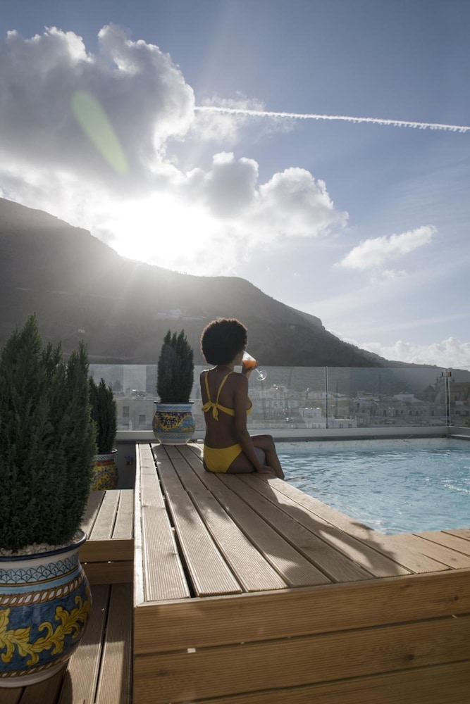 Luxmari hotel & spa 59/64