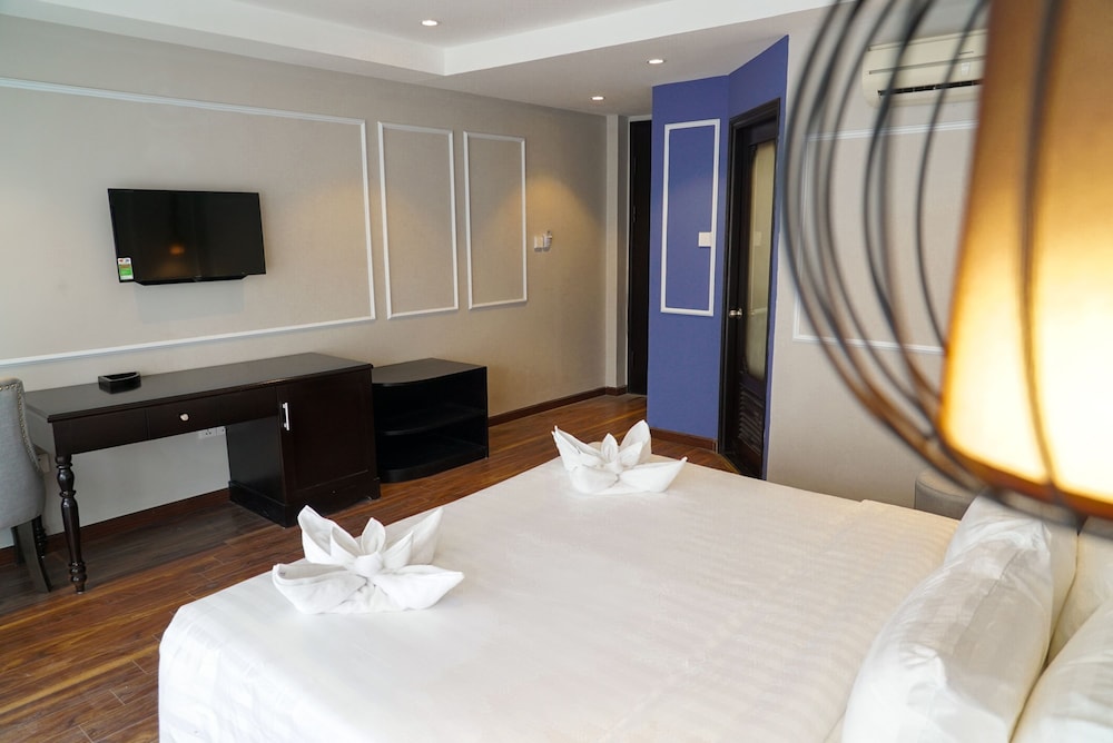 Hanoi La Castela Hotel 9/45