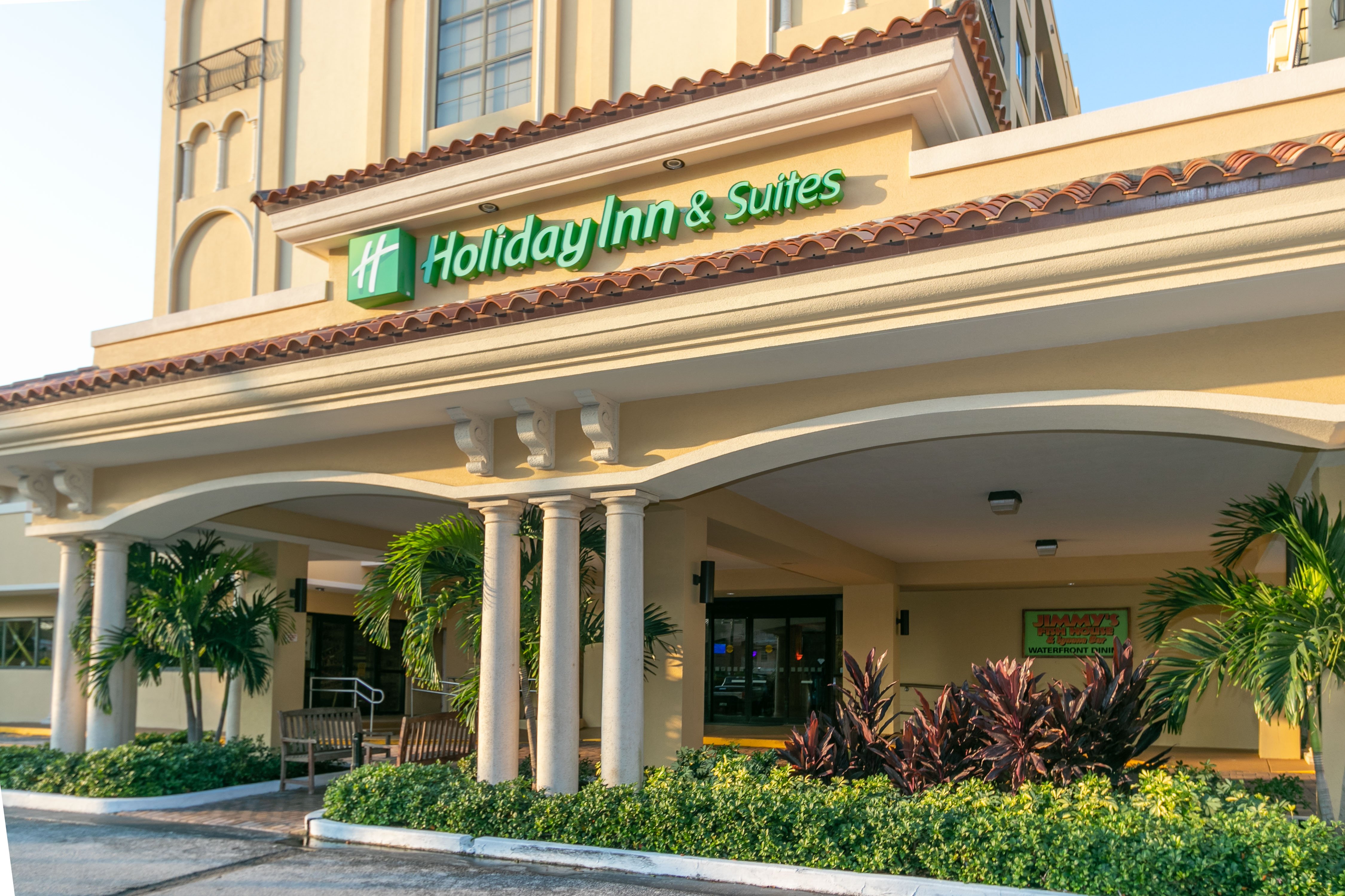 Holiday Inn Hotel and Suites Clearwater Beach
