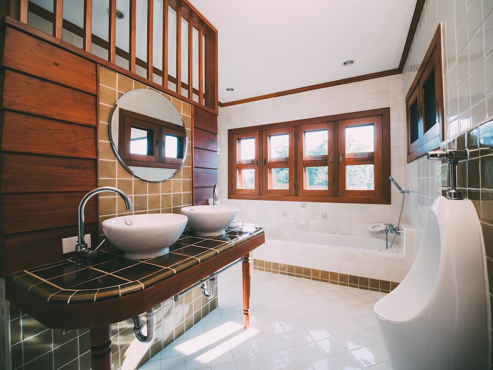 Tao Garden Health Spa Resort 66/68