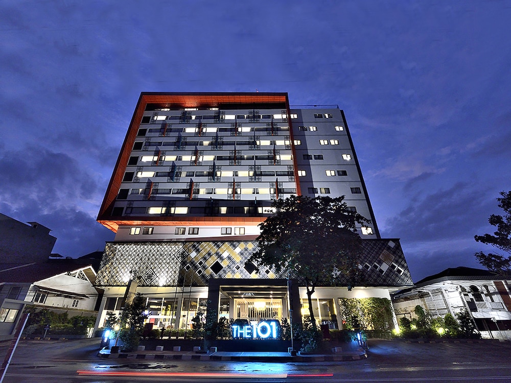 THE 1O1 PALEMBANG RAJAWALI 4/77