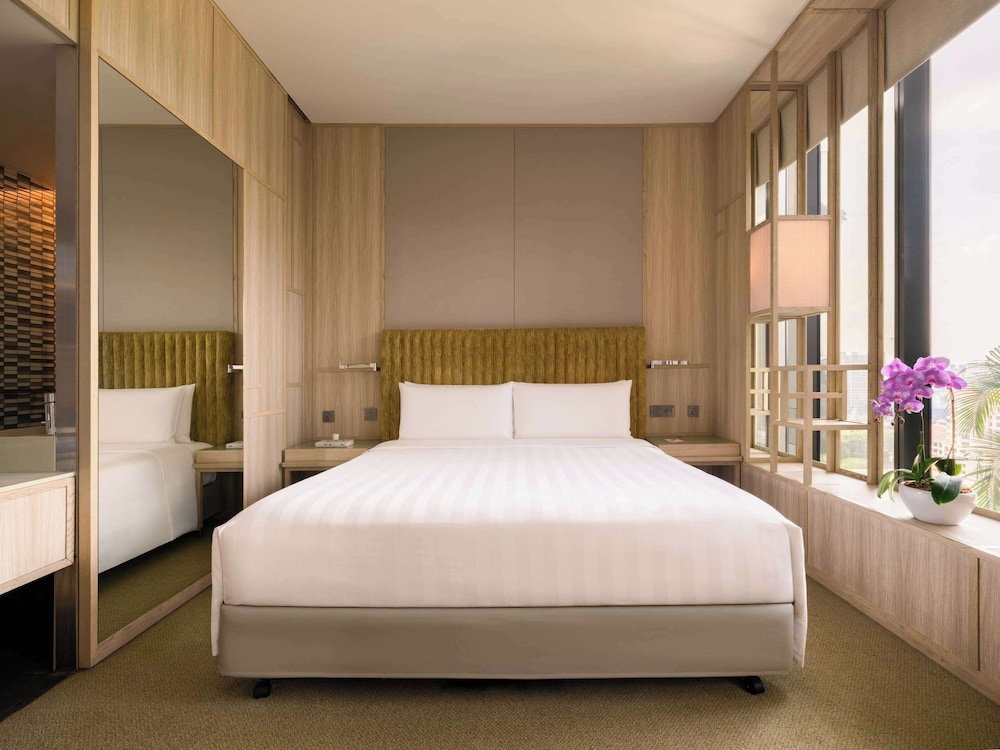 COLLECTION, CLUB, DOUBLE OR TWIN BED