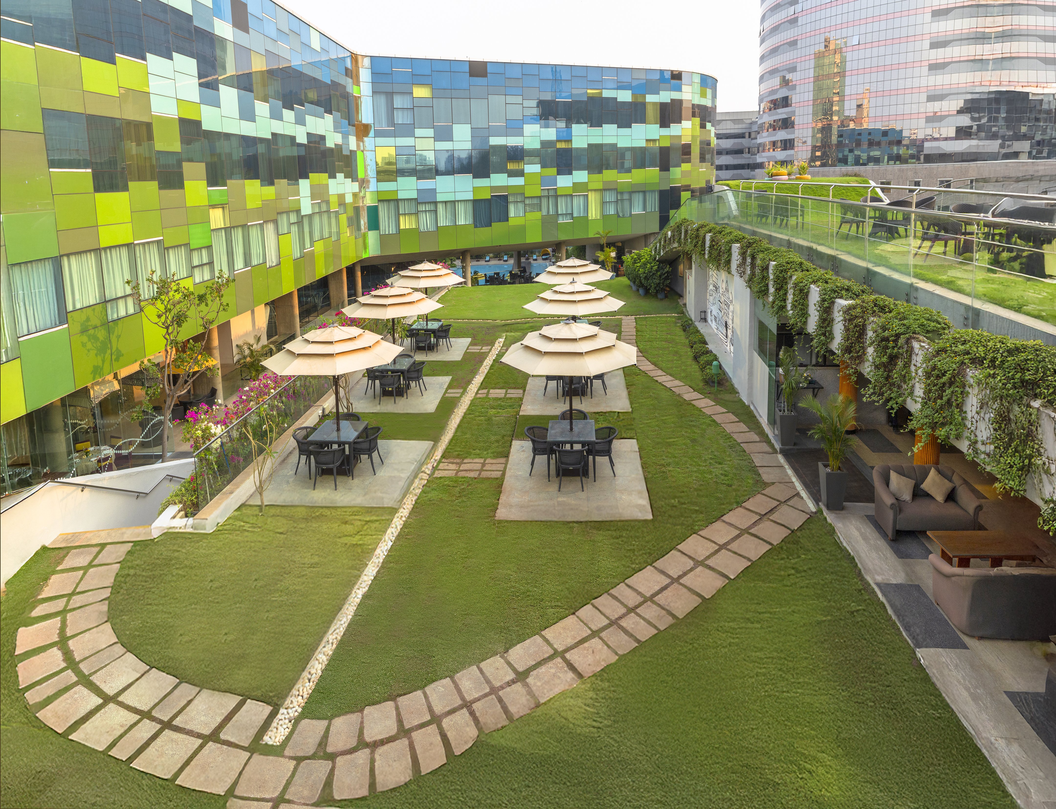 Vivanta Bengaluru Whitefield 76/82