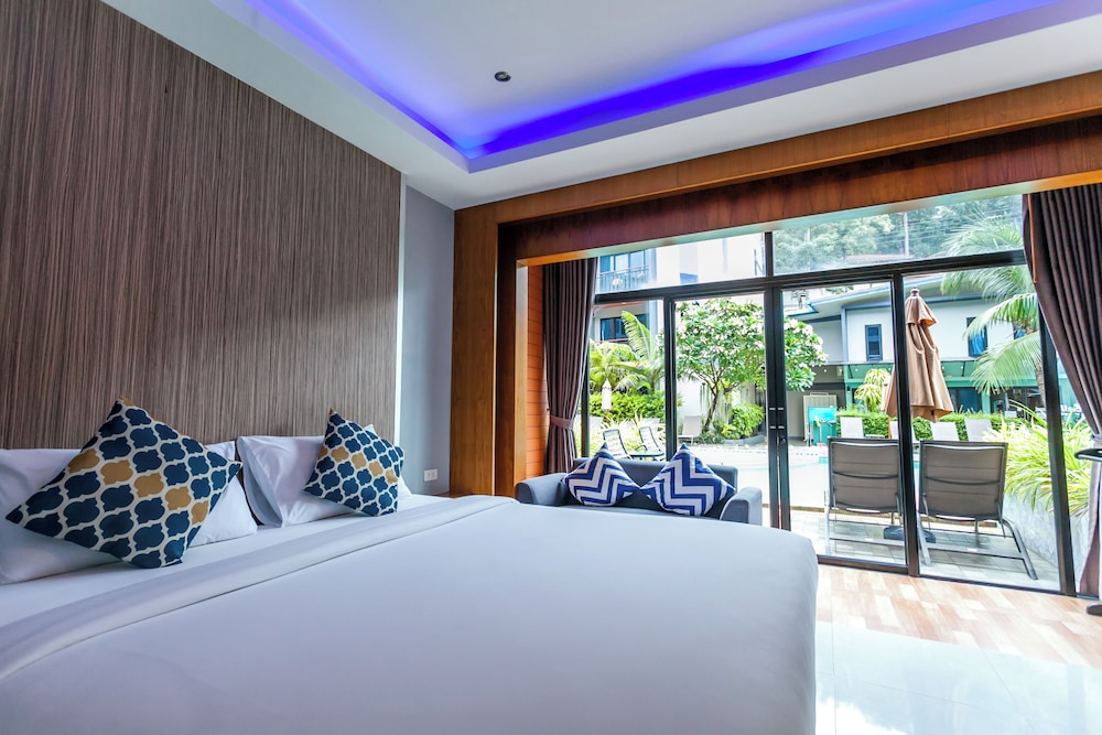 Deluxe, Double Bed, Pool Access