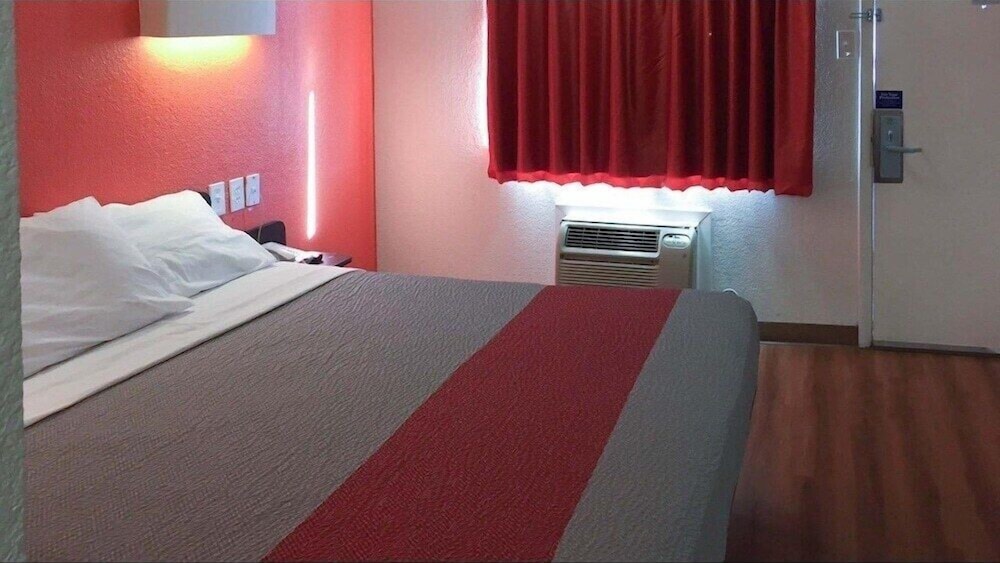 Motel6 North Richland Hills, TX 37/61