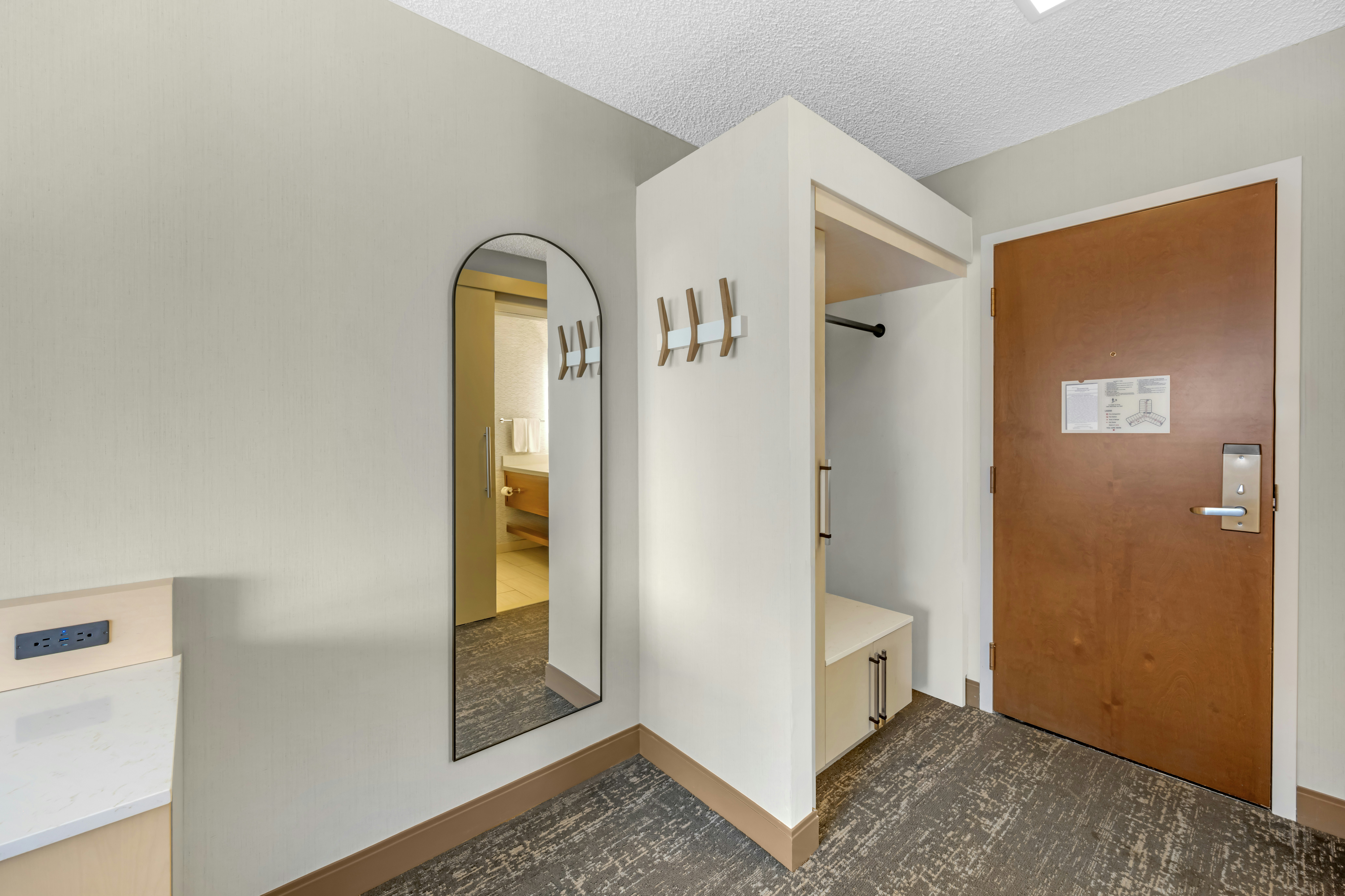 Room, King Bed, Accessible, DoubleTree by Hilton Hotel Spokane City Center 8/8
