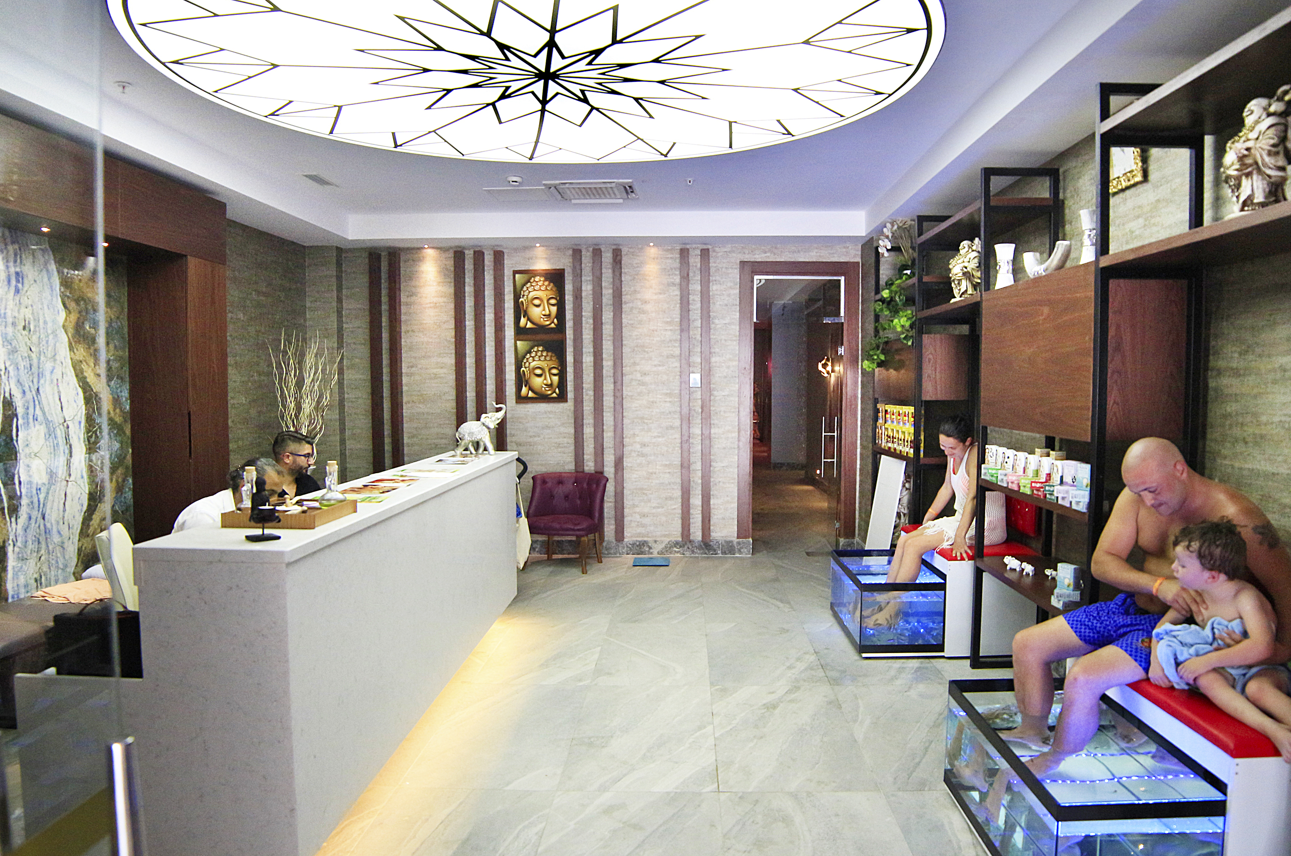 Club Aqua Plaza Hotel 9/50