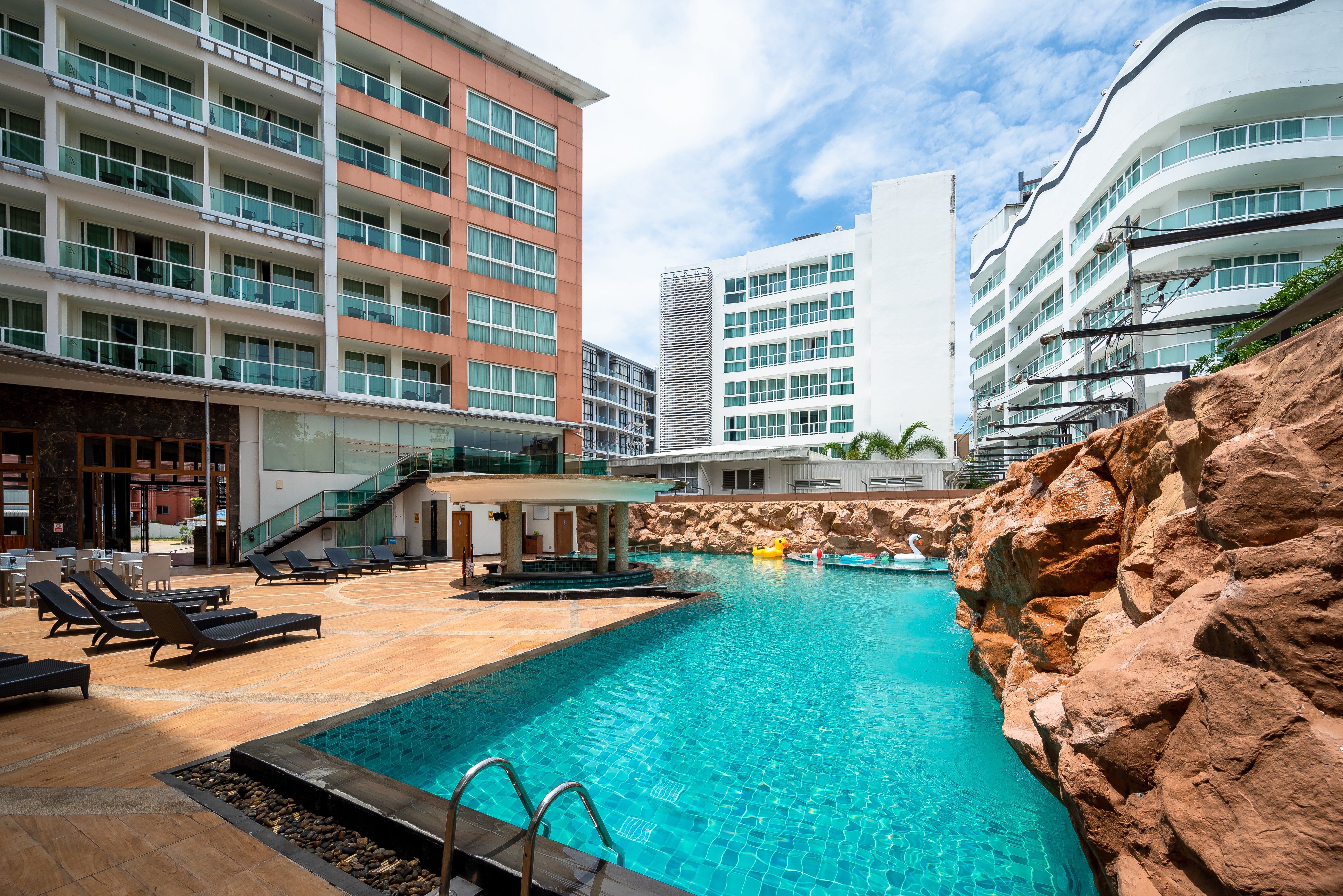 Centara Nova Hotel Pattaya 58/60