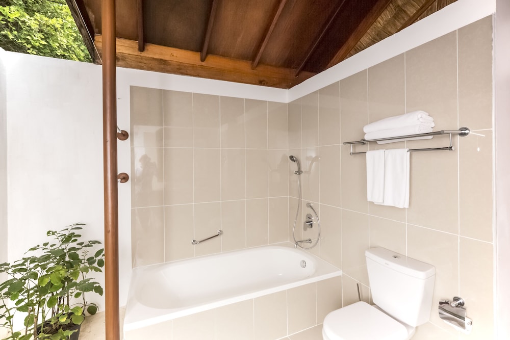 NH Collection Maldives Reethi Resort 55/55