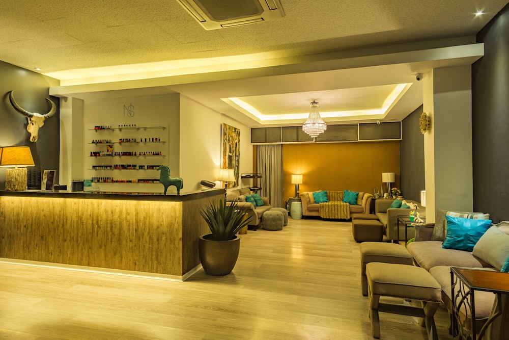 Azumi Boutique Hotel 54/73