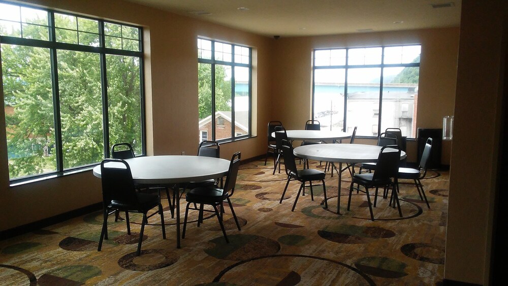 Comfort Inn & Suites Marquette - Prairie du Chien 41/55