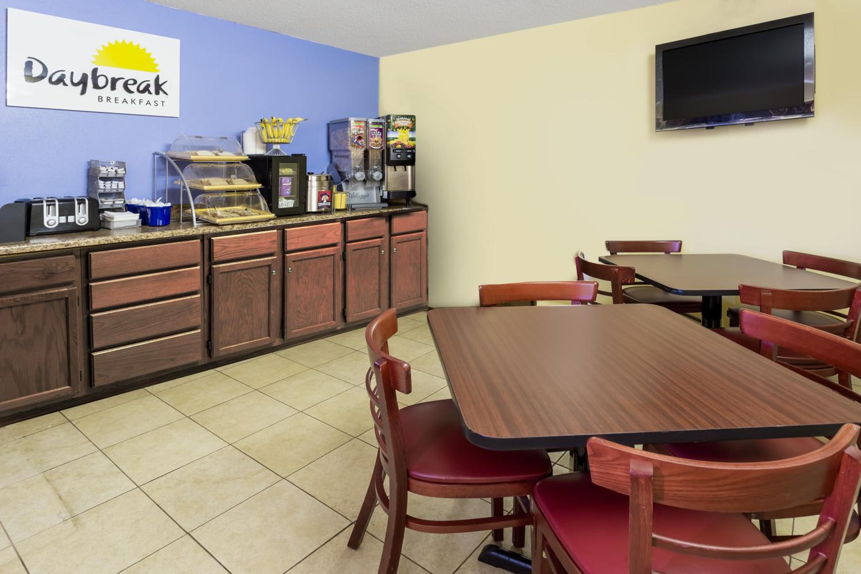 Days Inn by Wyndham Plymouth 17/25