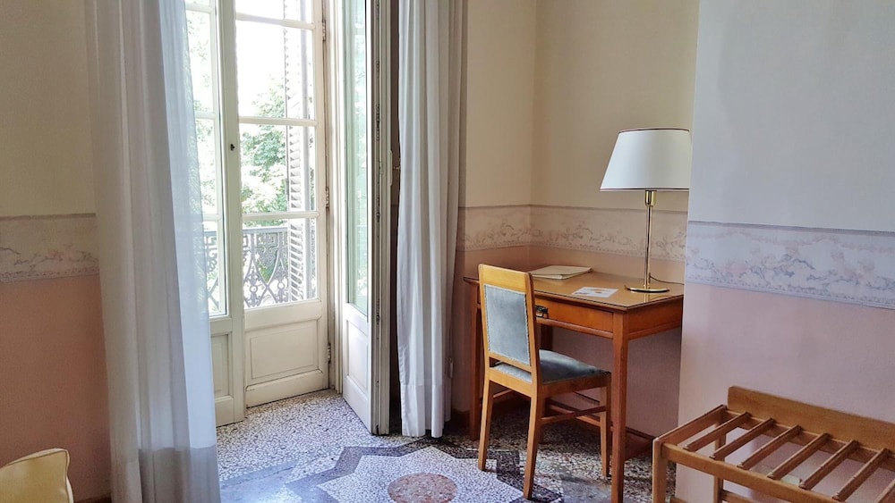 Hotel Roma E Rocca Cavour 41/82