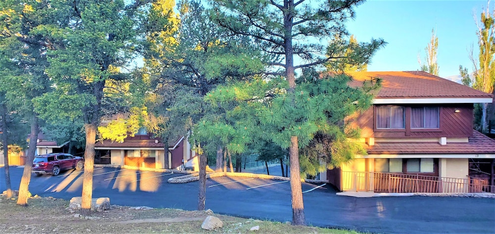 High Sierra Condominiums 64/67