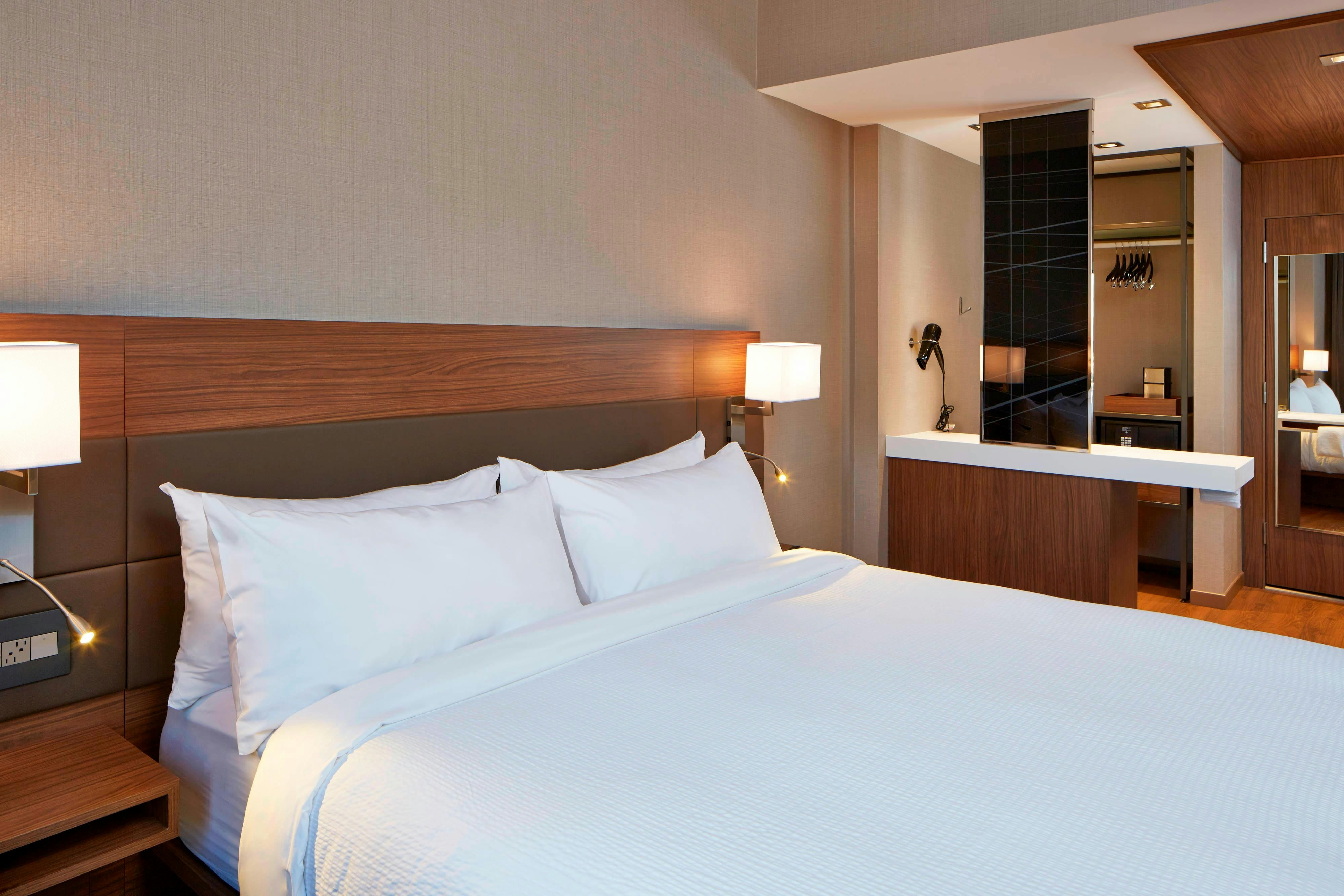 Ac Hotel By Marriott Minneapolis Downtown 13/44