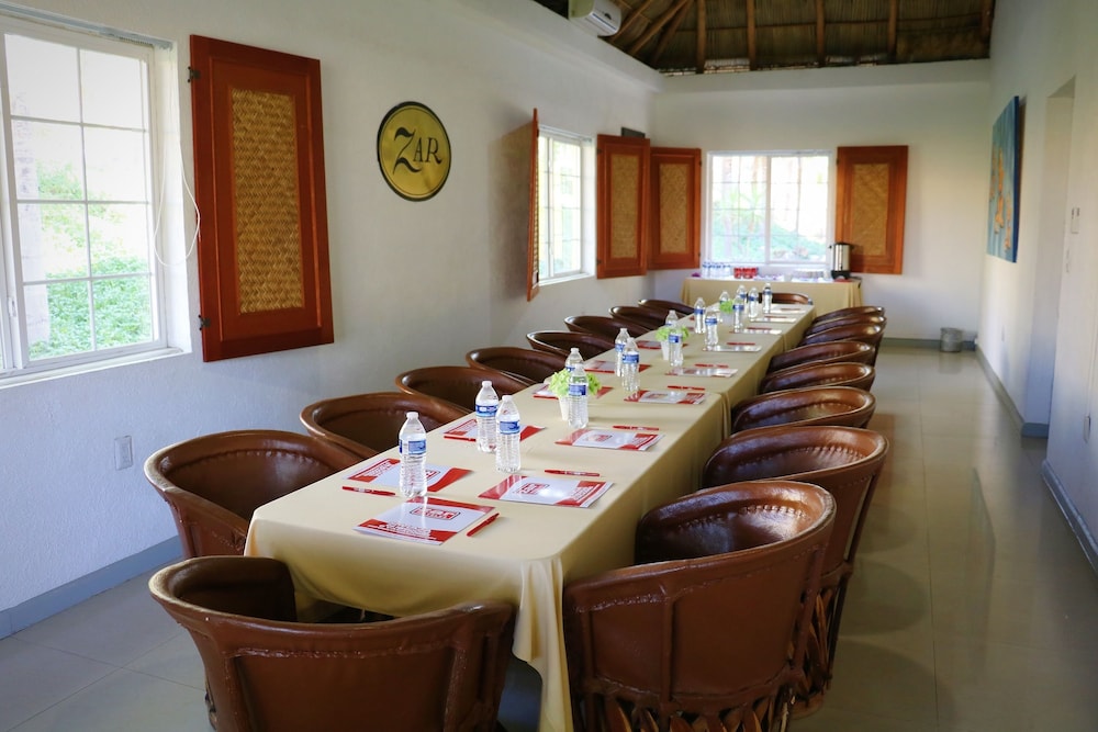 Hotel Zar Colima 36/48