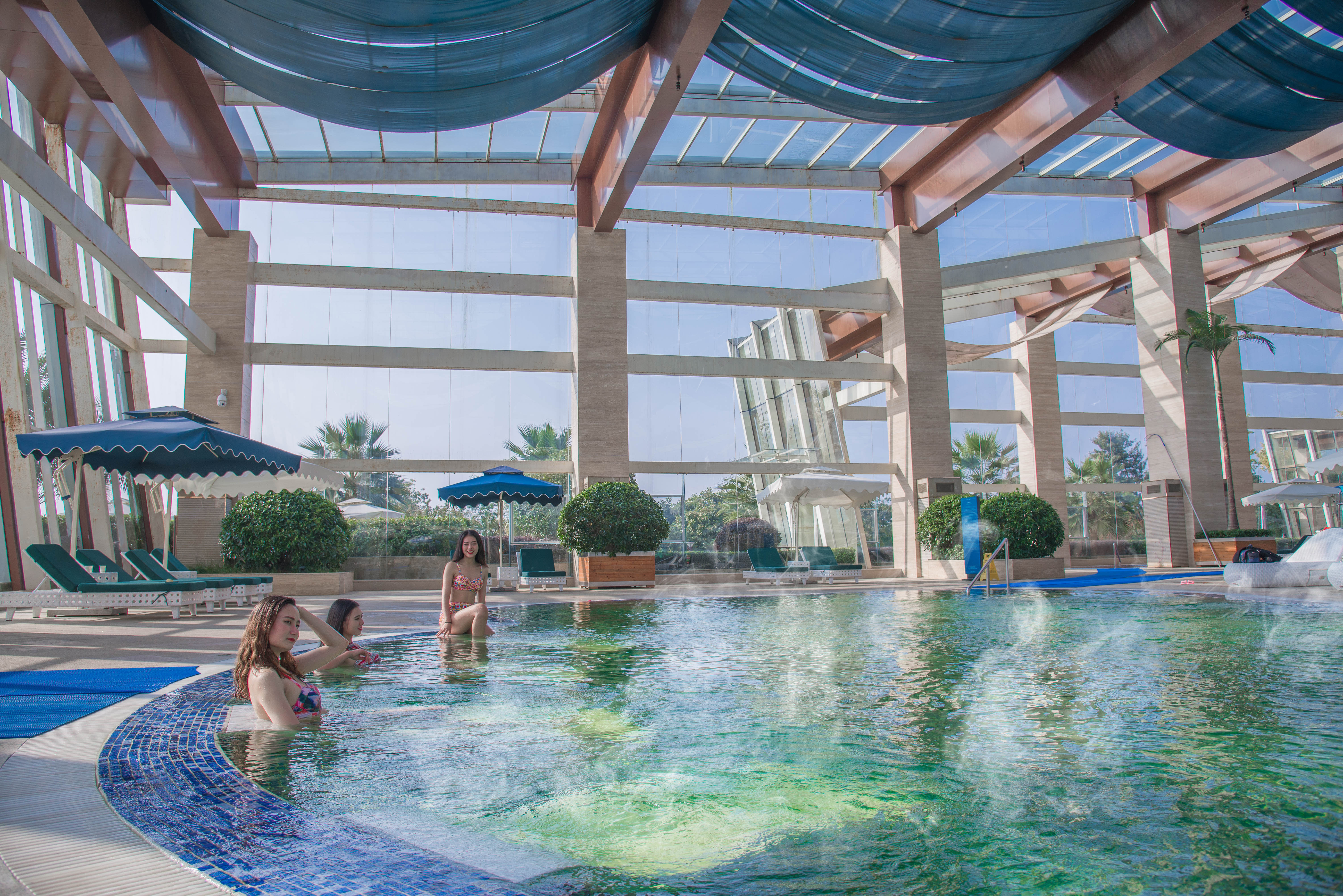 INTERCONTINENTAL HEILONG LAKE 23/50
