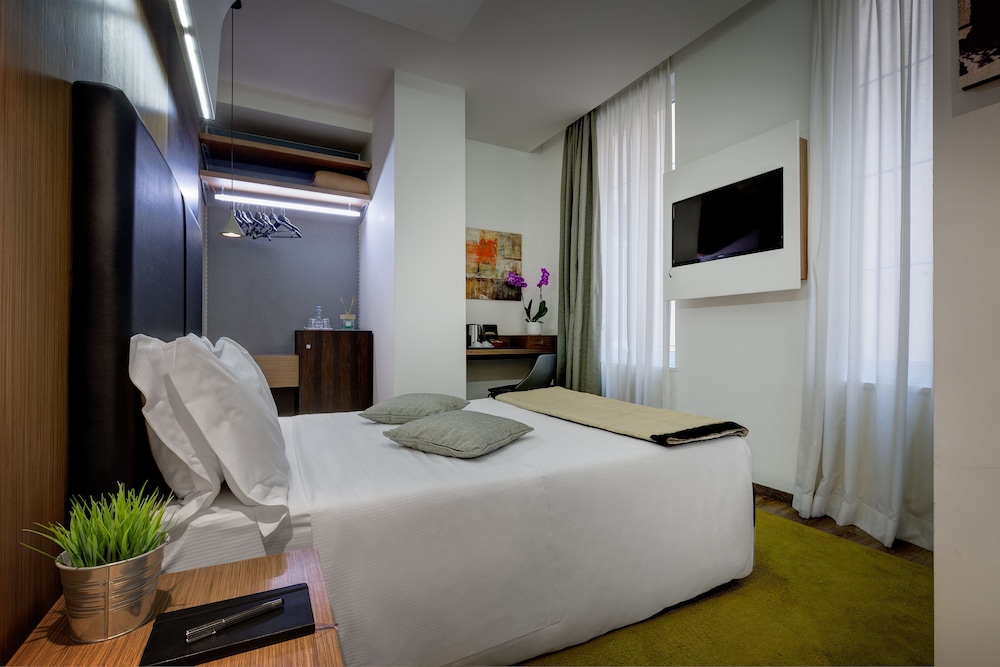 Hotel Trevi Collection 75/109