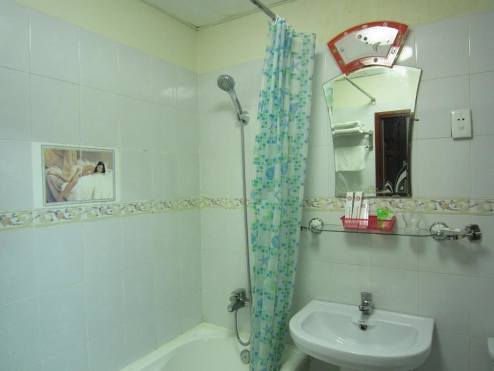 Tan Hoang Long Hotel District 5 24/30